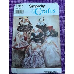 Simplicity 7707 Sewing pattern country bunny dresses pinafore 1980s